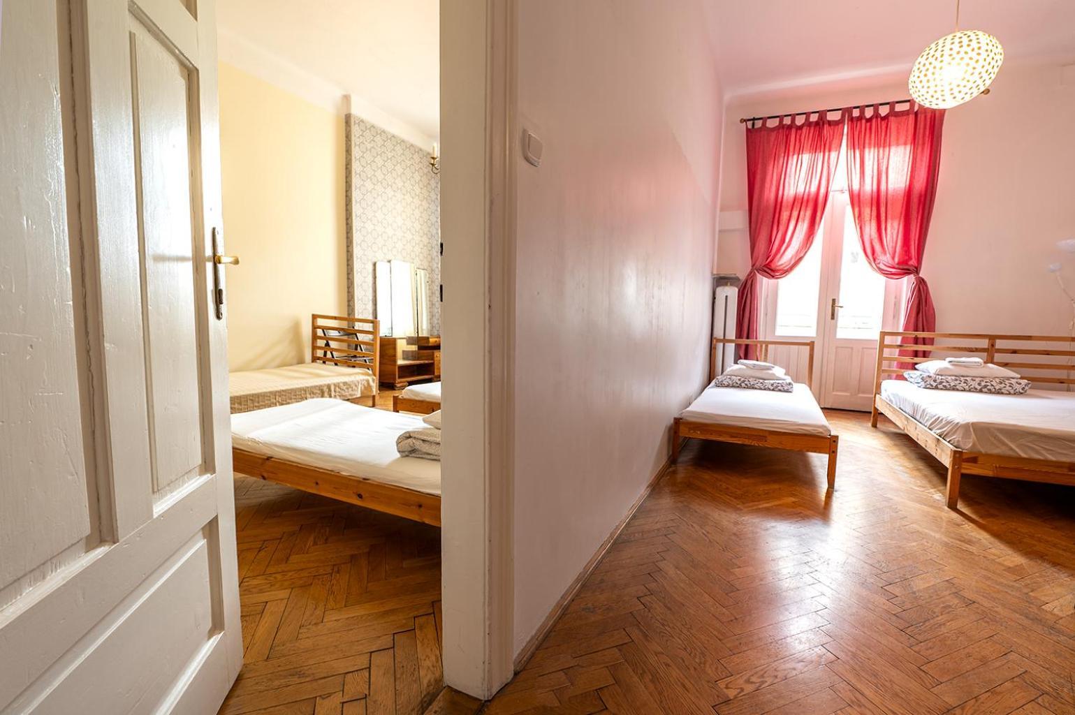 Trzy Kafki Private Rooms Krakow Exterior photo